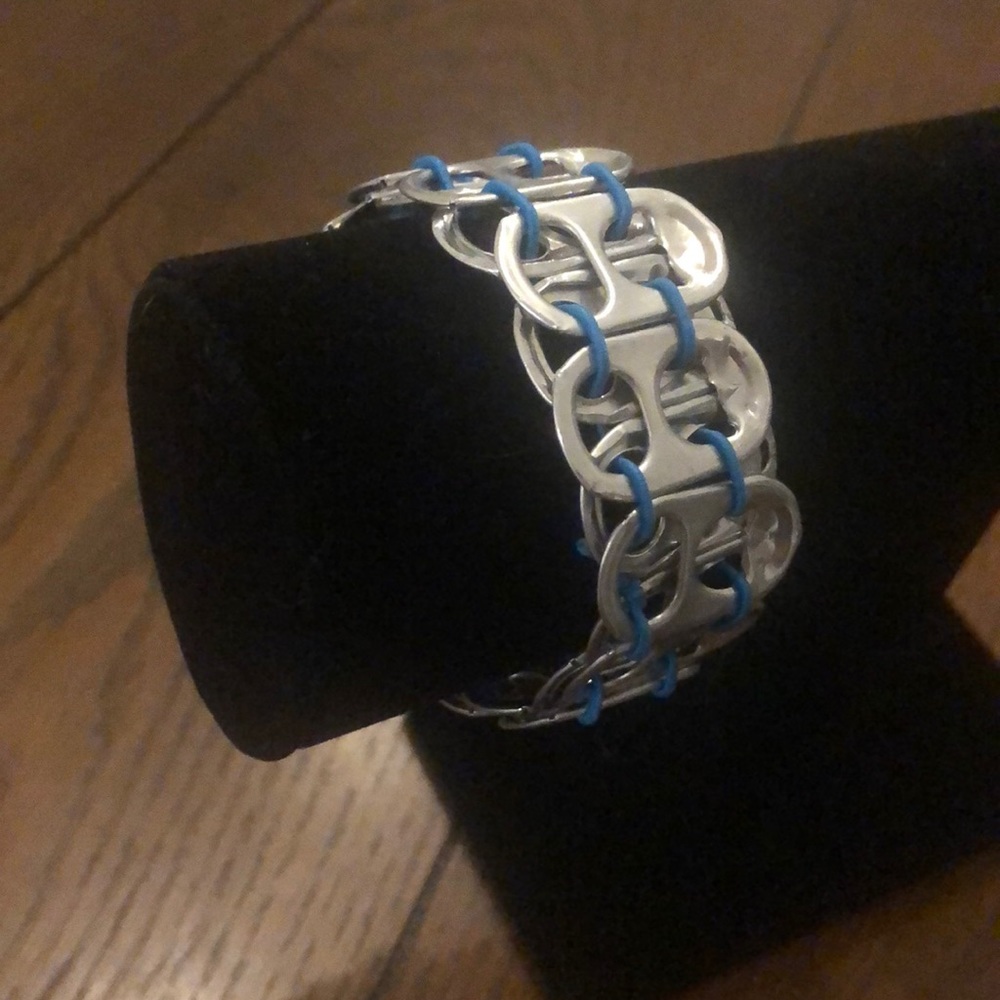 Soda tab bracelet